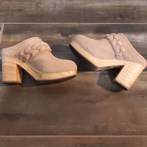 NUDE Dolce Vita clogs size 7